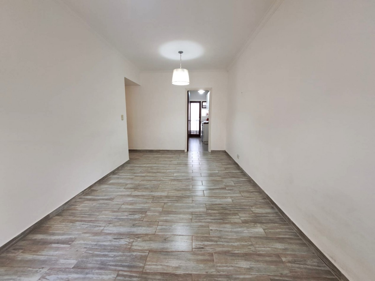  GRAN OPORTUNIDAD !!DTO. DE 3 AMB. CON BALCON SALIENTE !!! PEQUEÑA TERRAZA !!