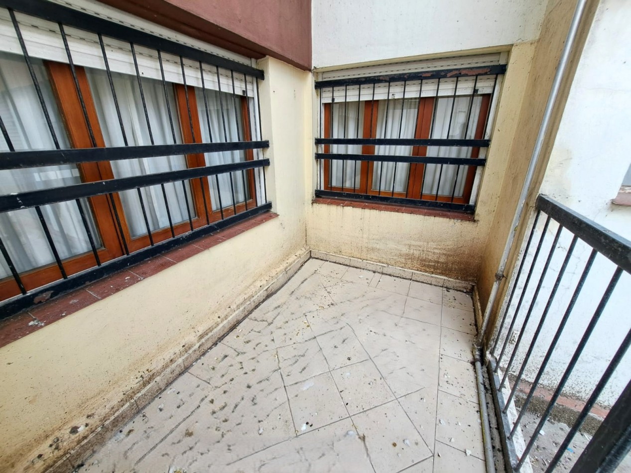  GRAN OPORTUNIDAD !!DTO. DE 3 AMB. CON BALCON SALIENTE !!! PEQUEÑA TERRAZA !!