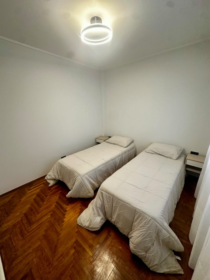 ESTUPENDO 3 AMB CON DEPENDENCIA A LA CALLE CON BALCON SALIENTE,RECICLADO,AMOBLADO Y DECORADO A ESTRENAR!!!