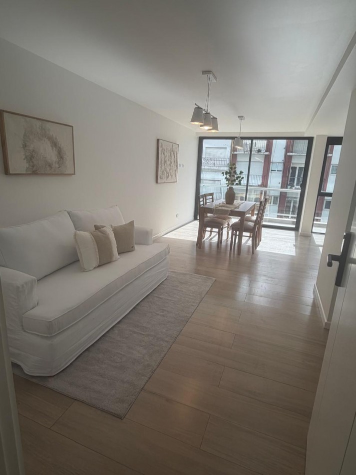 ESPECTACULAR DTO. 2 AMB. A LA CALLE CON BALCON ATERRAZADO!! EQUIPADO !!