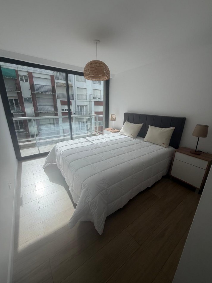 ESPECTACULAR DTO. 2 AMB. A LA CALLE CON BALCON ATERRAZADO!! EQUIPADO !!