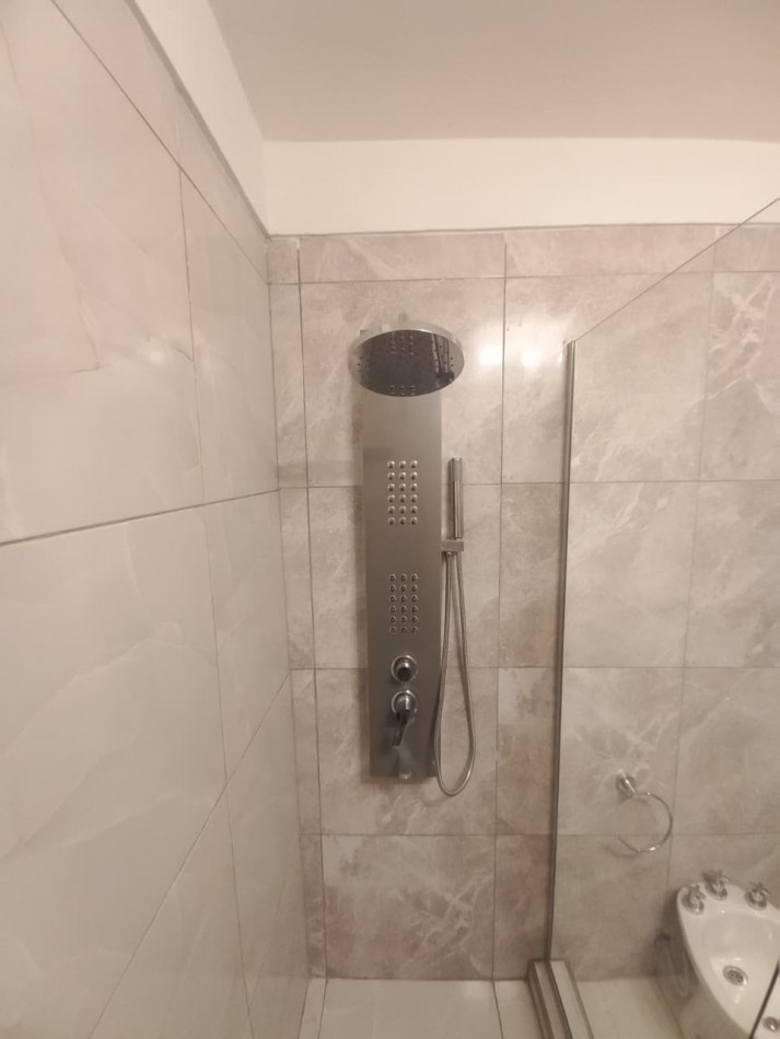 HERMOSO DTO. DE 3 AMB. CON BALCON !!RECICLADO !!! EQUIPADO !!