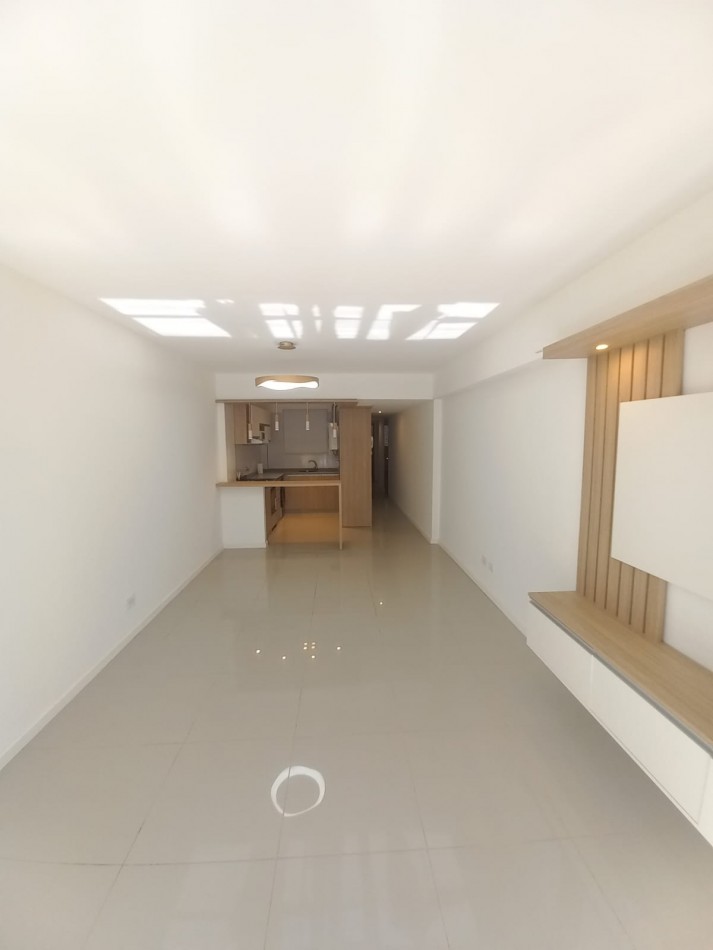 HERMOSO DTO. DE 3 AMB. CON BALCON !!RECICLADO !!! EQUIPADO !!