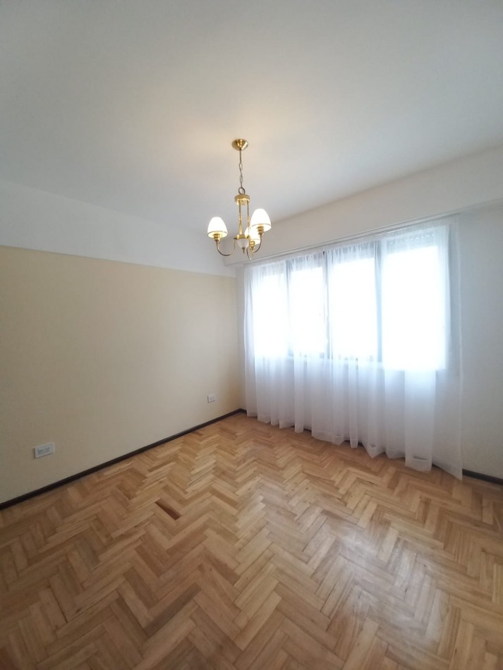 HERMOSO DTO. DE 3 AMB. CON BALCON !!RECICLADO !!! EQUIPADO !!