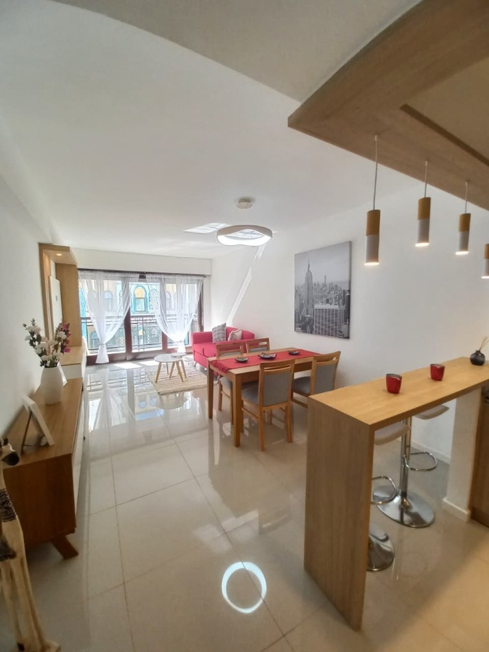 HERMOSO DTO. DE 3 AMB. CON BALCON !!RECICLADO !!! EQUIPADO !!