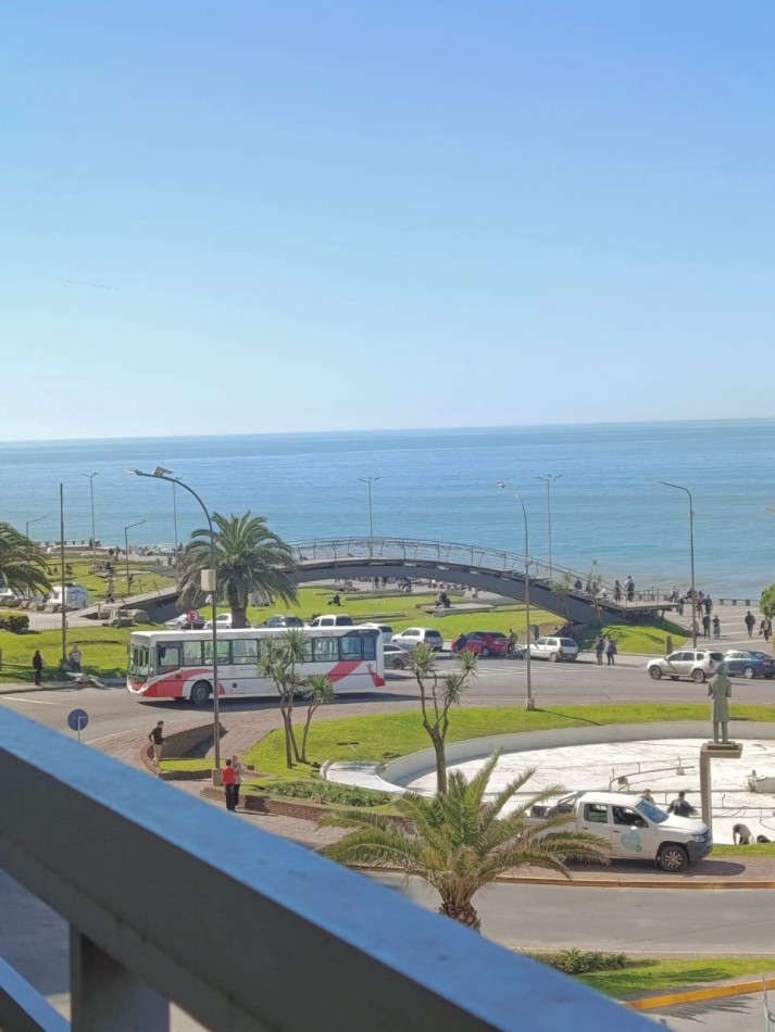 ESPECTACULAR AMBIENTE A MTS. DEL MAR !! AMOBLADO !!