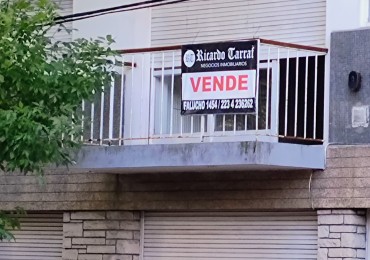 SUSPENDIDO!!!!!   DEPTO. 2 AMBIENTES, FRENTE CON BALCON SALIENTE, ZONA GUEMES A RECICLAR !!! 