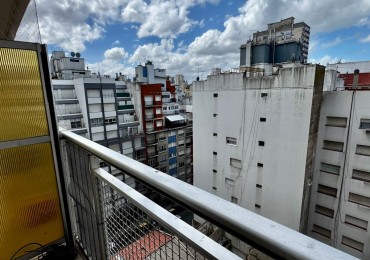 EDIFICIO MARAL 33  DTO. AMB. Y MEDIO CON BALCON SALIENTE! AMOBLADO.