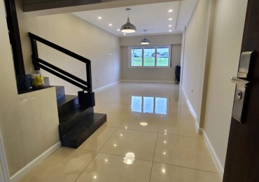 MAGNIFICO DUPLEX DE 3 AMB. CTFE.EN  PRIMERA PLANTA  CON BALCON TERRAZA ,COCHERA FIJA Y BAULERA