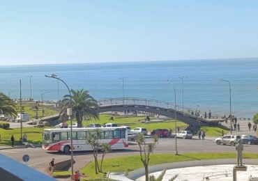 ESPECTACULAR AMBIENTE A MTS. DEL MAR !! AMOBLADO !!